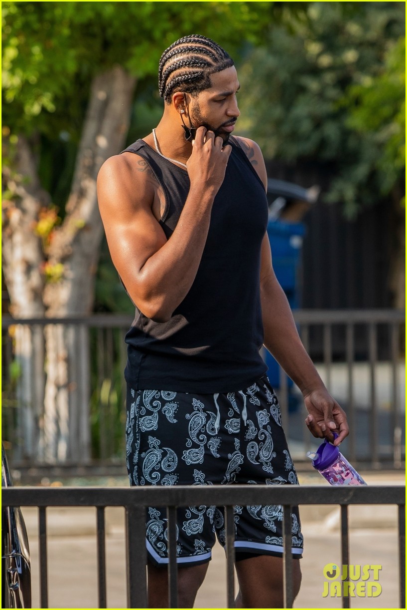 Khloe Kardashian & Tristan Thompson Meet Up to Take True to Dance Class