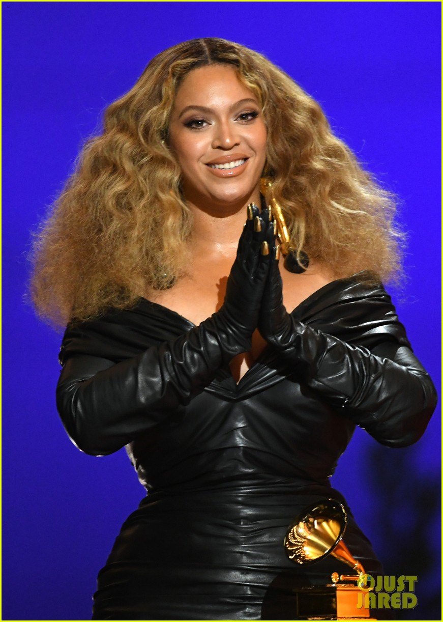 beyonce knowles new music on the way 094602596