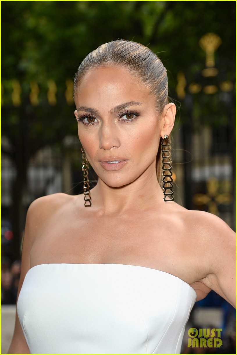 Jennifer Aniston Reveals Which Celebrity Has the Best Red Carpet Pose