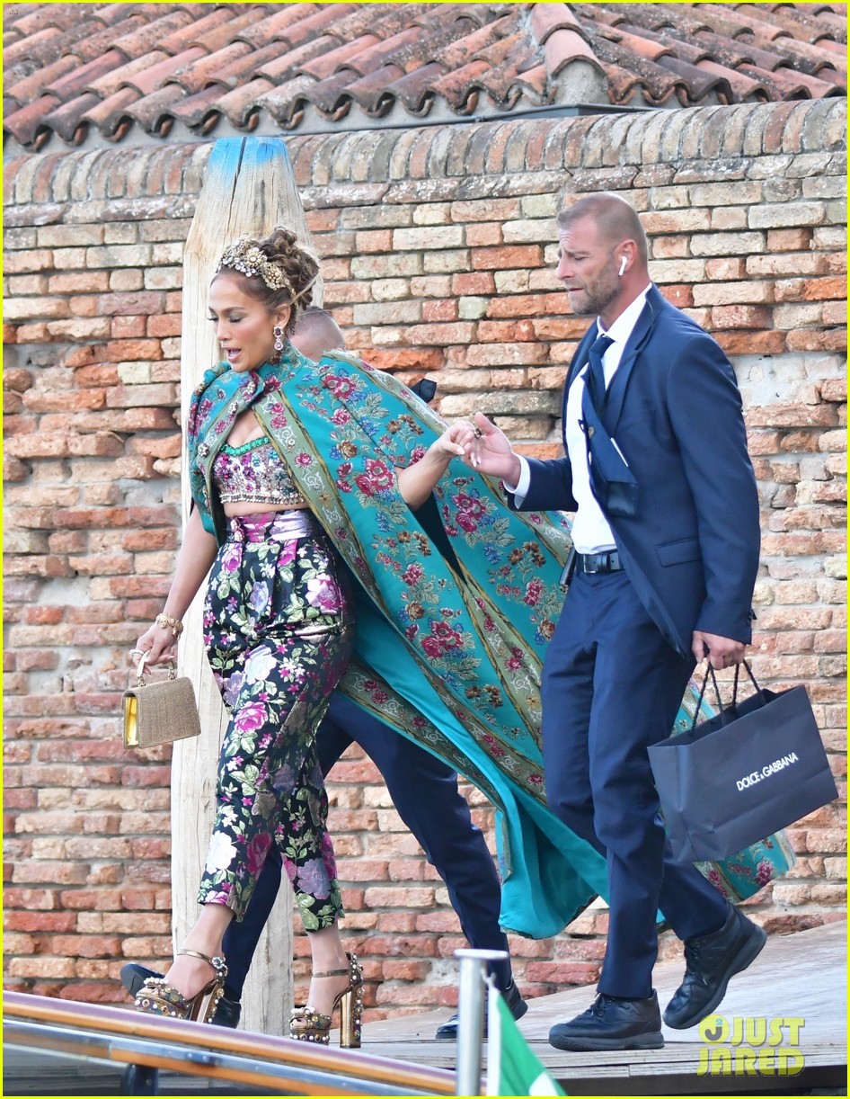 Photo: jennifer lopez regal crystal look dg event venice 01 | Photo