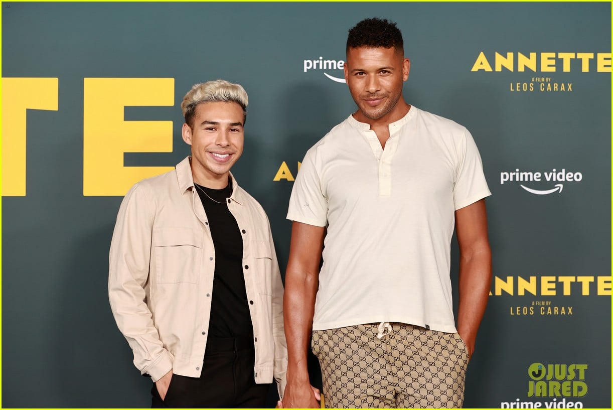 Photo: marion cotillard simon helberg more annette premiere 16 | Photo