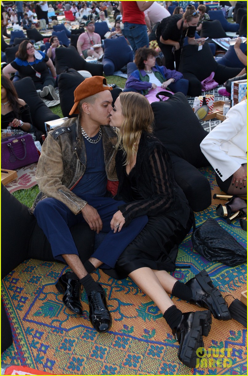 Ashlee Simpson, Ashley Benson, & More Celebrate the Opening Night of