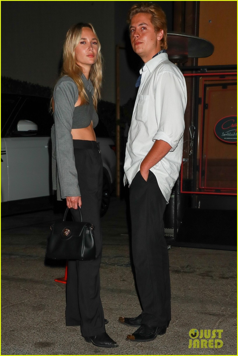 cole sprouse girlfriend dinner 044608097
