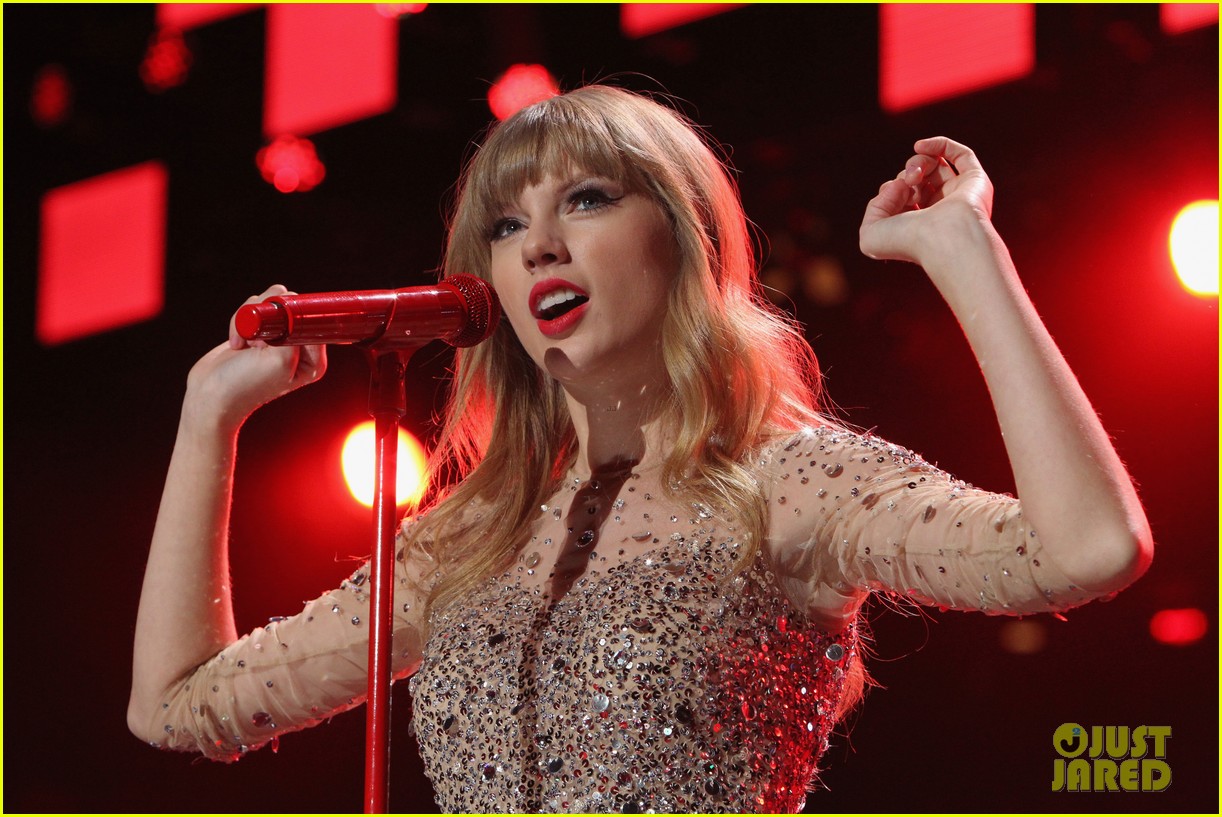 Taylor Swift Confirms 'Red (Taylor's Version)' 30Song Track List