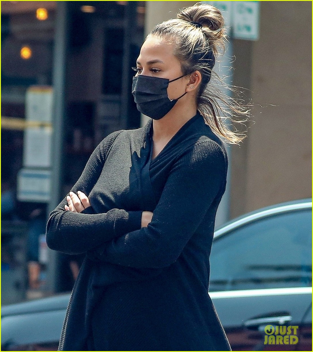 Chrissy Teigen Spends the Afternoon Shopping with Her Mom in Beverly
