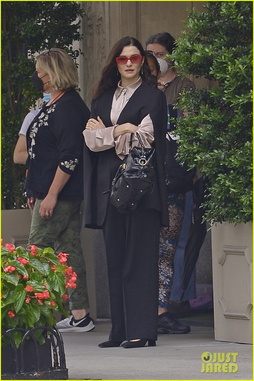 Photo: rachel weisz kisses co stars dead ringers set 05 | Photo 4601715