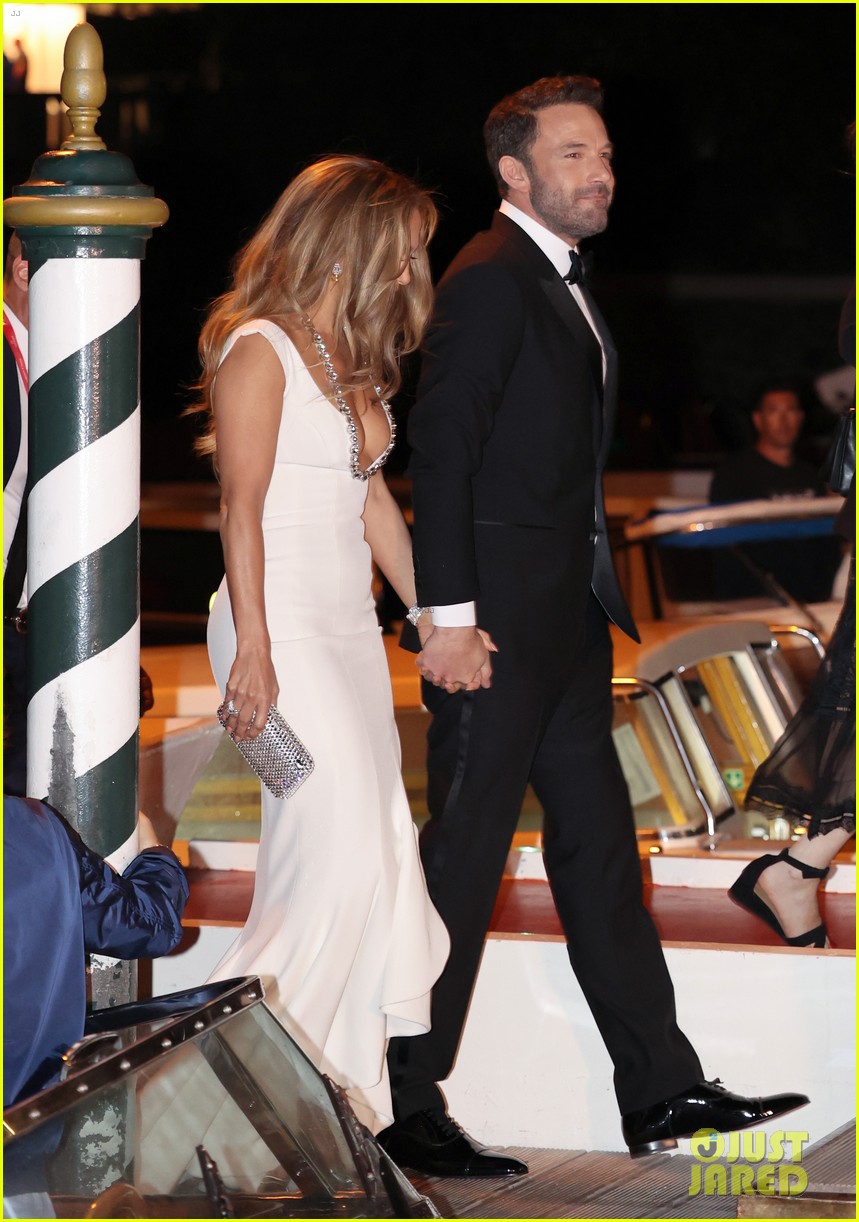Photo: ben affleck jennifer lopez the last duel venice premiere 07