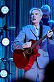 david byrne performs burning down the house tony awards 03