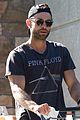 chace crawford sports pink floyd t shirt while grocery shopping 02