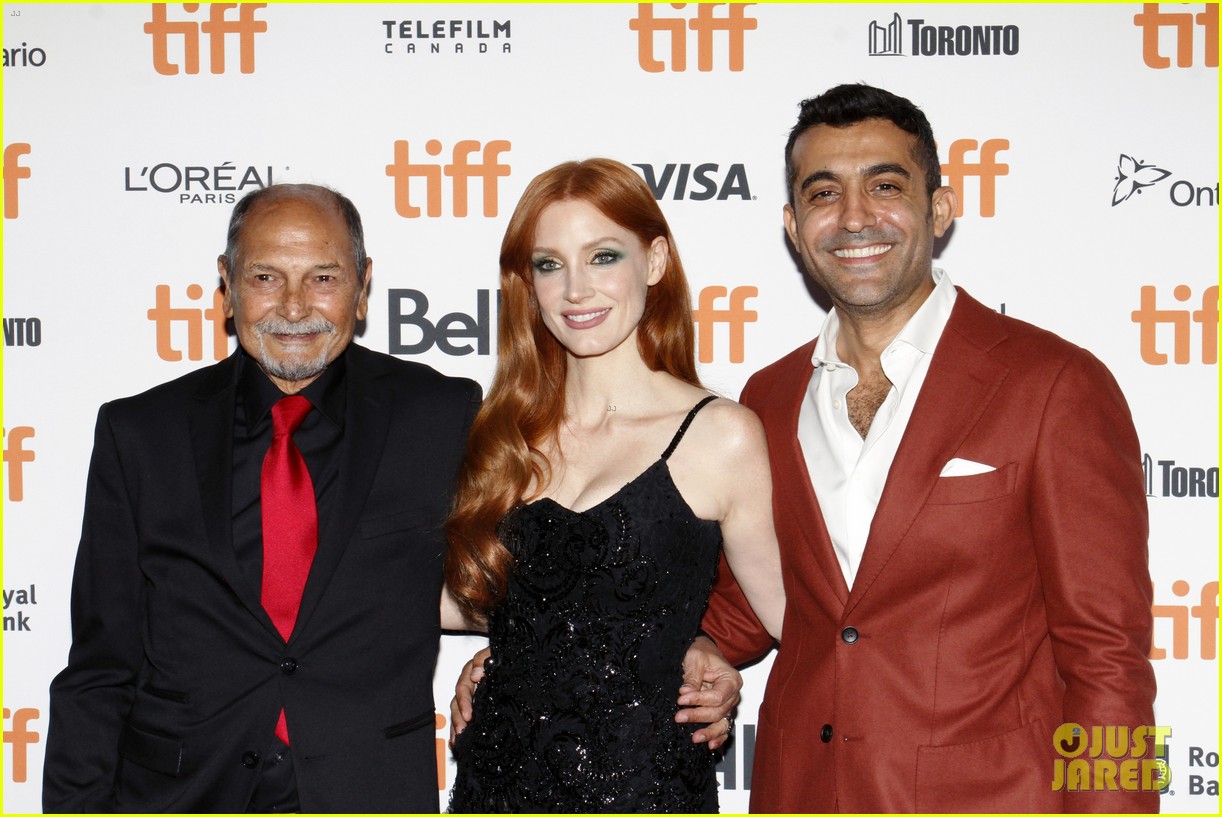 Jessica Chastain Steps Out in Chic Style For 'The Forgiven' Premiere
