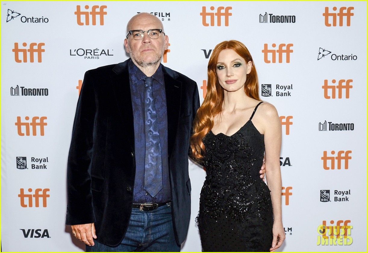 Jessica Chastain Steps Out in Chic Style For 'The Forgiven' Premiere