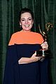 olivia colman pays tribute to late dad at emmys 06