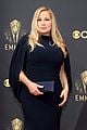 jennifer coolidge brings the glam to emmys 05