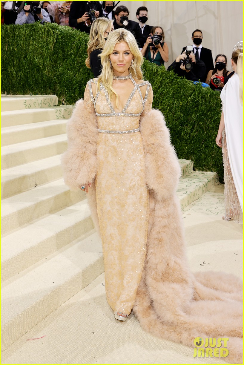 BFFs Emily Blunt & Sienna Miller Attend Their Second Met Gala Together