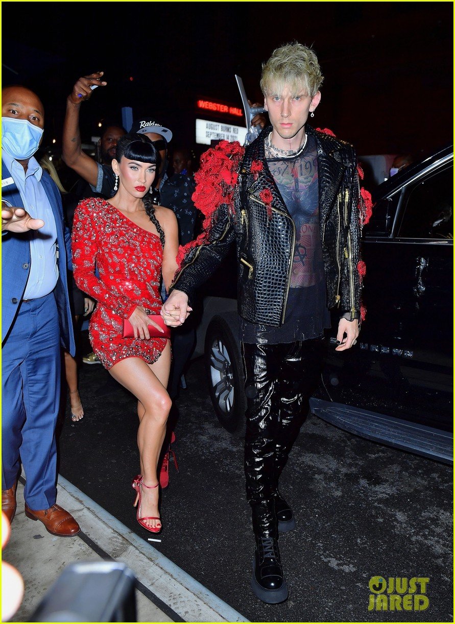 megan fox joined by machine gun kelly met gala after party 01