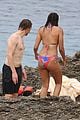 tom hiddleston zawe ashton share a kiss vacation in ibiza 09