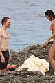 tom hiddleston zawe ashton share a kiss vacation in ibiza 24
