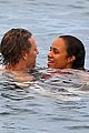 tom hiddleston zawe ashton share a kiss vacation in ibiza 28