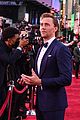 tom hiddleston sharp suit tony awards 2020 06