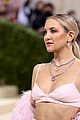 newly engaged kate hudson hits the red carpet 08
