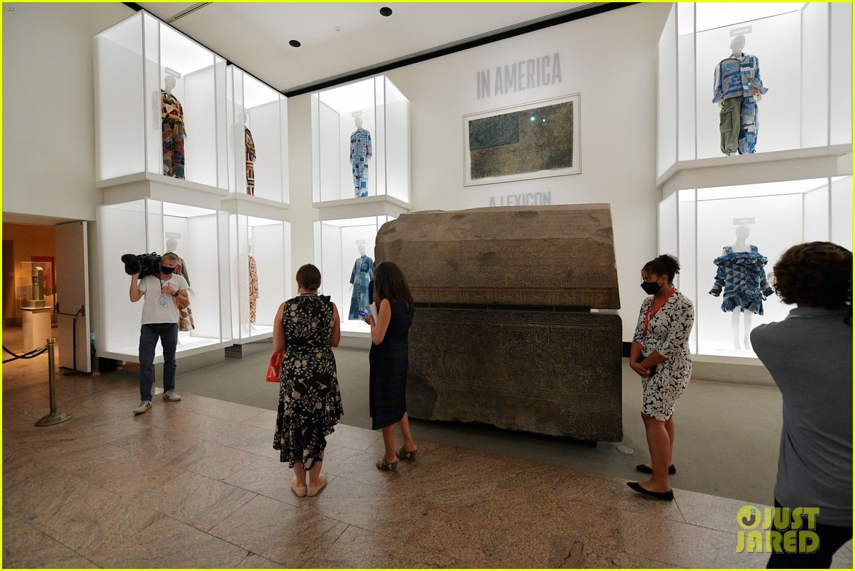 Photo look inside met gala 2021 exhibit 03 Photo 4622197 Just