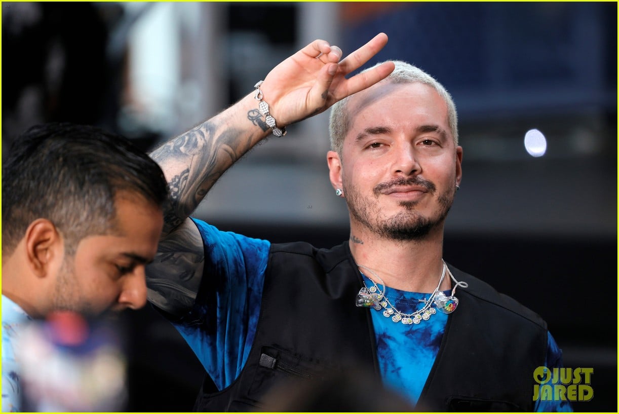 J Balvin Releases Official Live Performance Video of 