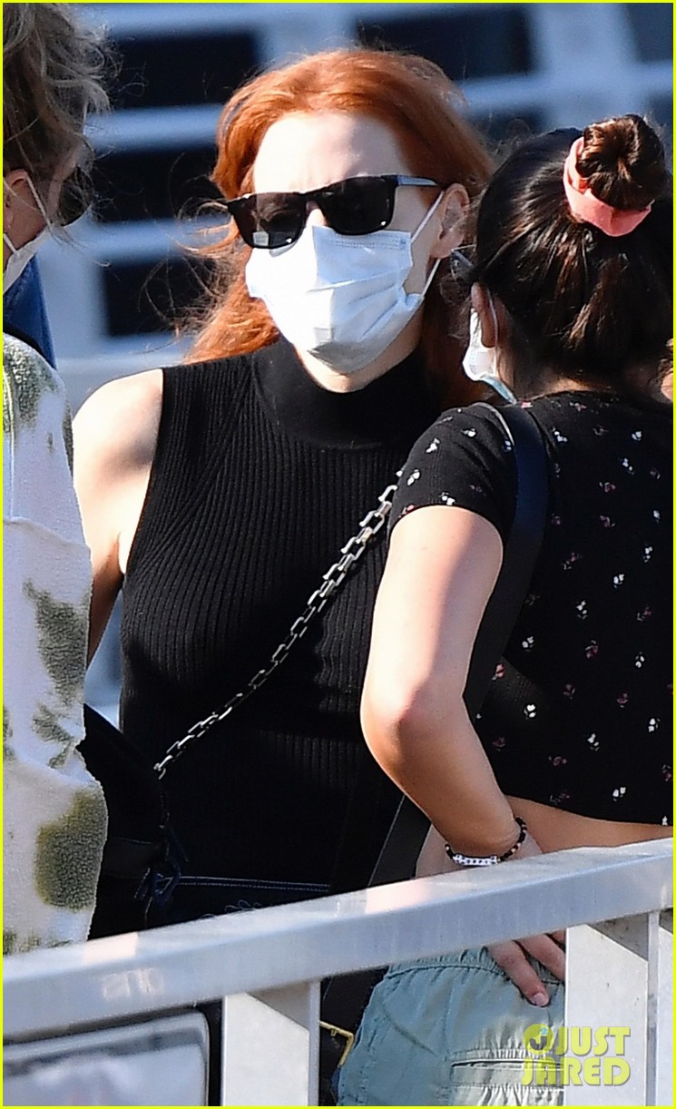 Jessica Chastain Alludes To Her Viral Moment With Oscar Isaac To(02)