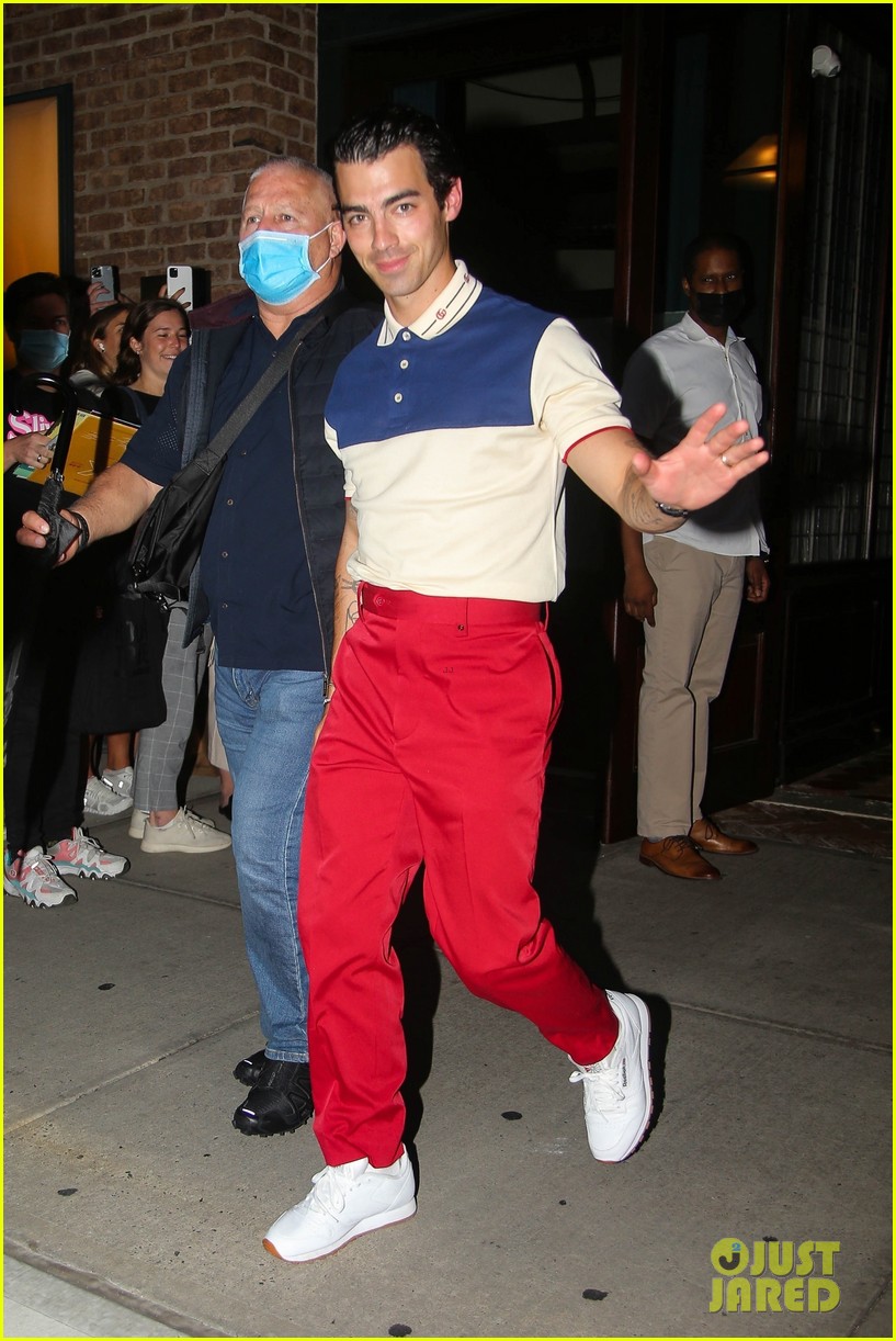 joe nick jonas spotted in new york city amid remember this tour 044635080