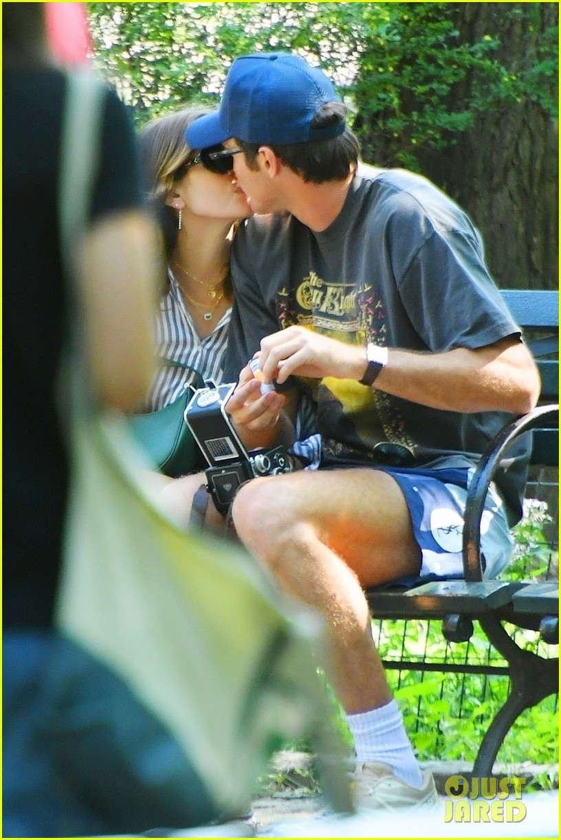 Kaia Gerber Packs on PDA with Jacob Elordi in New York City: Photo