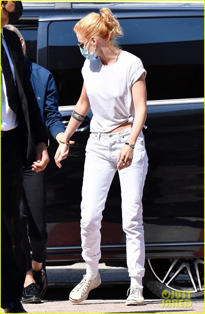 Kristen Stewart Holds Hands with Dylan Meyer Ahead of 'Spencer