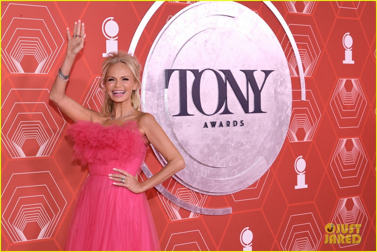 Kristin Chenoweth Couples Up With Josh Bryant for Tony Awards 2020