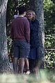 diane kruger spotted kissing ray nicholson on set 04
