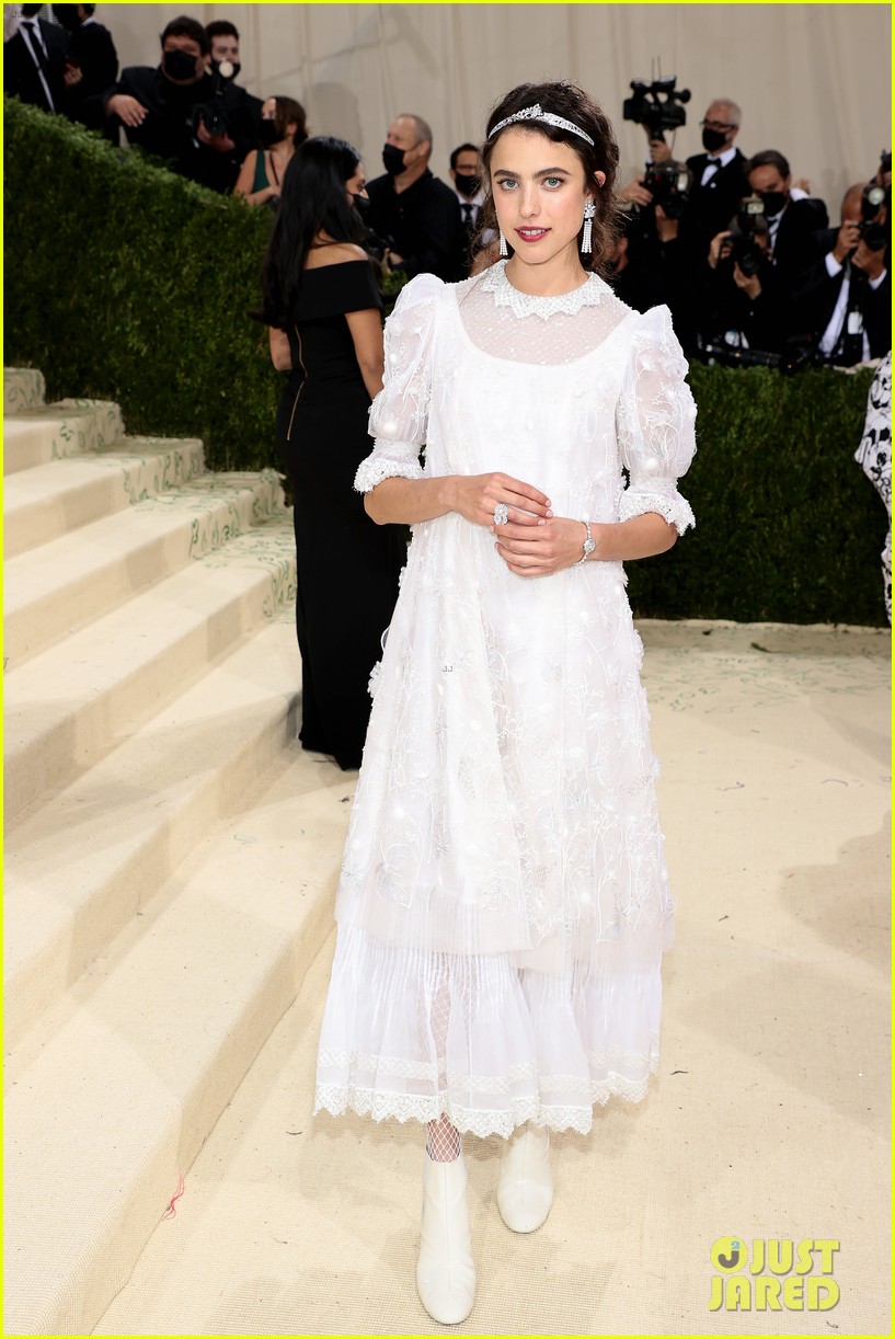 Photo: lily rose depp margaret qualley share sweet moment met gala 04