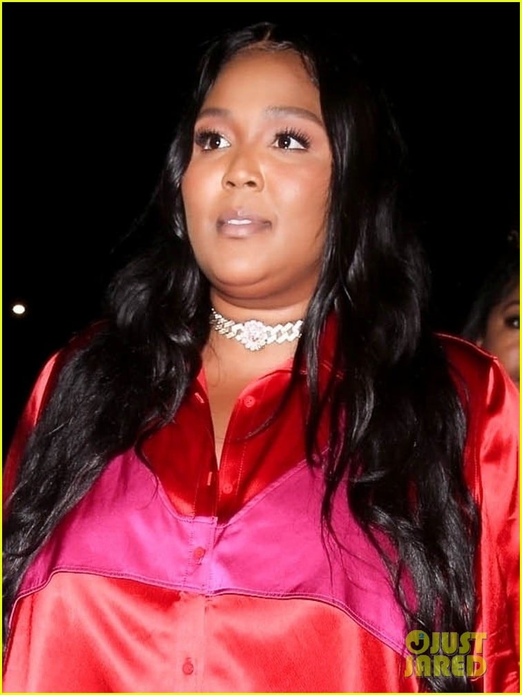Photo: lizzo grabs late night dinner in west hollywood 02 | Photo