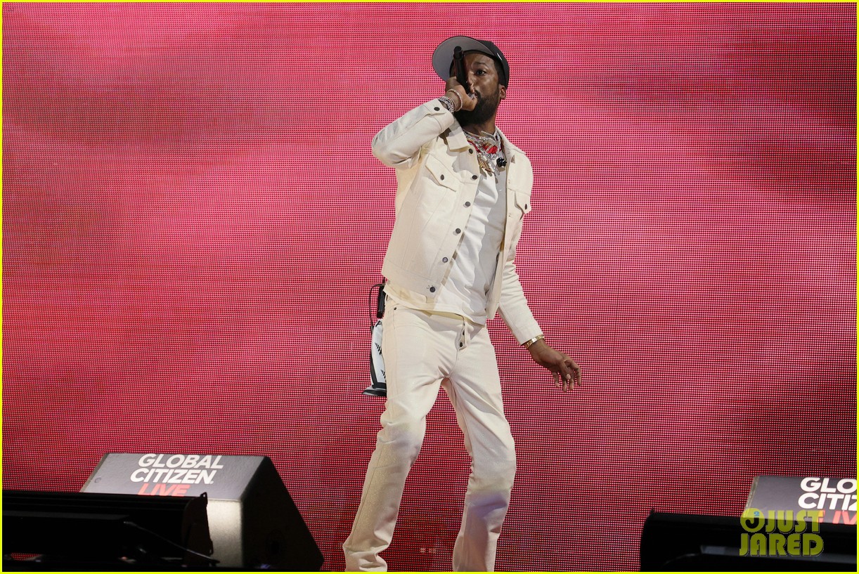 Jennifer Lopez & Lizzo Hit the Stage for Performances at Global Citizen