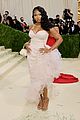 megan thee stallion blows a kiss for the cameras met gala 04