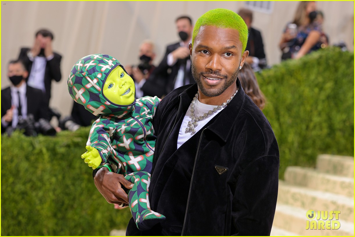 Frank Ocean Carries Lime Green Robot Baby With Him At Met Gala 21 Photo 21 Met Gala Frank Ocean Met Gala Pictures Just Jared