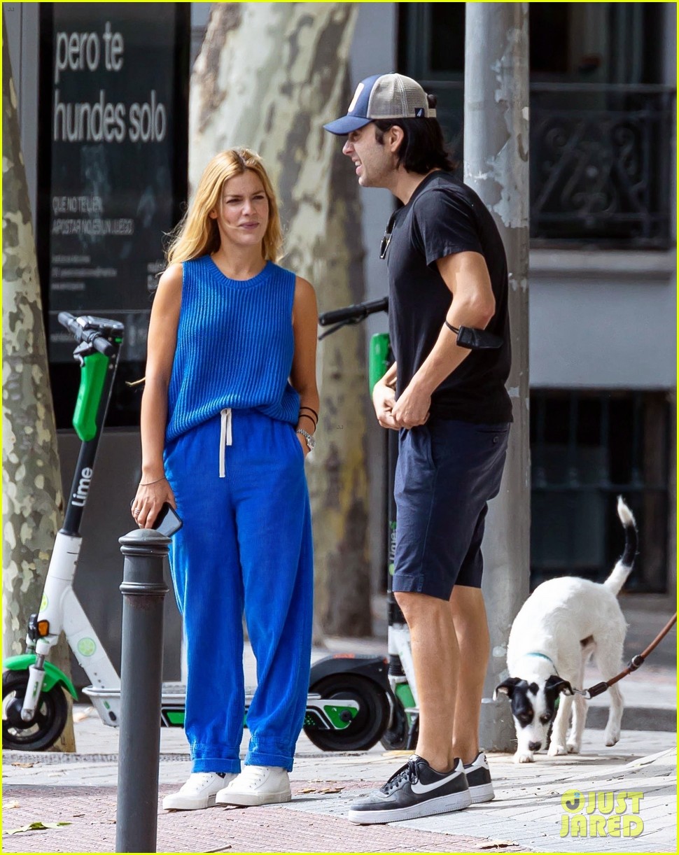 Photo sebastian stan packs on pda with girlfriend alejandra onieva 49