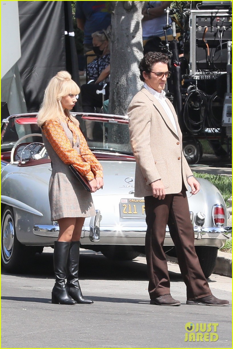 Miles Teller & Juno Temple Get Into Character Filming 'The Godfather