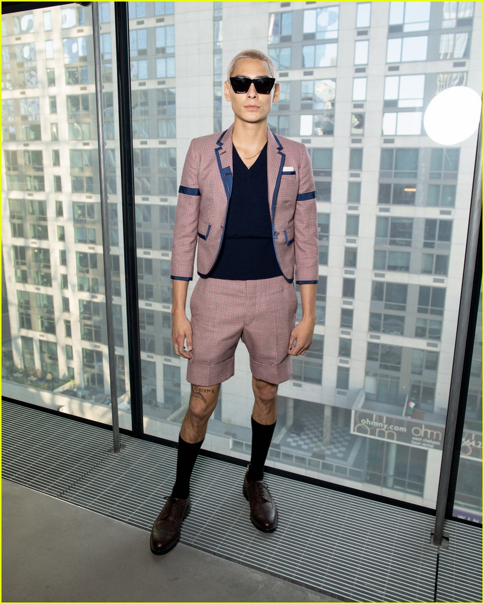 Hailee Steinfeld, Lee Pace, & Many More Stars Attended the Thom Browne