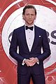 tom hiddleston zawe ashton pose as couple 27