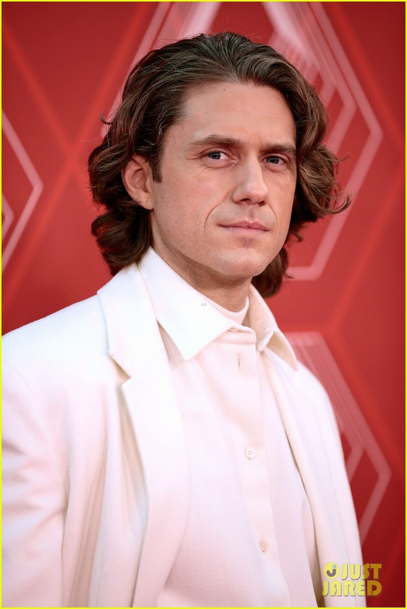 Nominee Aaron Tveit Attends Tony Awards with Girlfriend Ericka Hunter