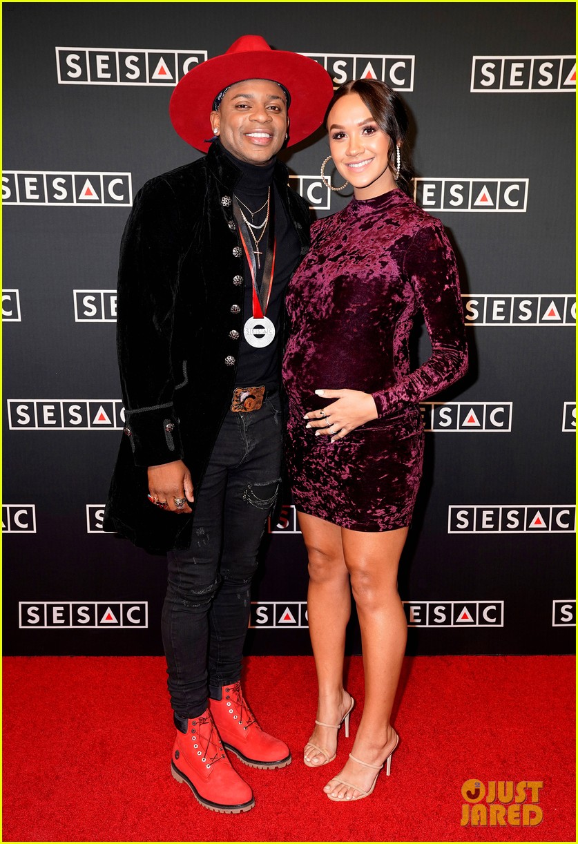 jimmie allen wife alexis welcome a baby girl 034645636