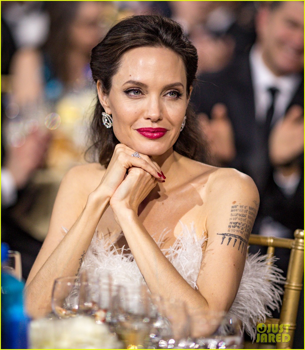 angelina jolie reveals kindest thing anyones done for her 034652525