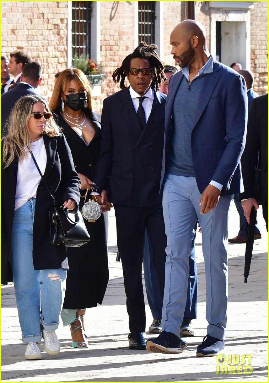 Beyonce & Jay-Z Spotted Attending a Wedding in Italy (Photos): Photo ...