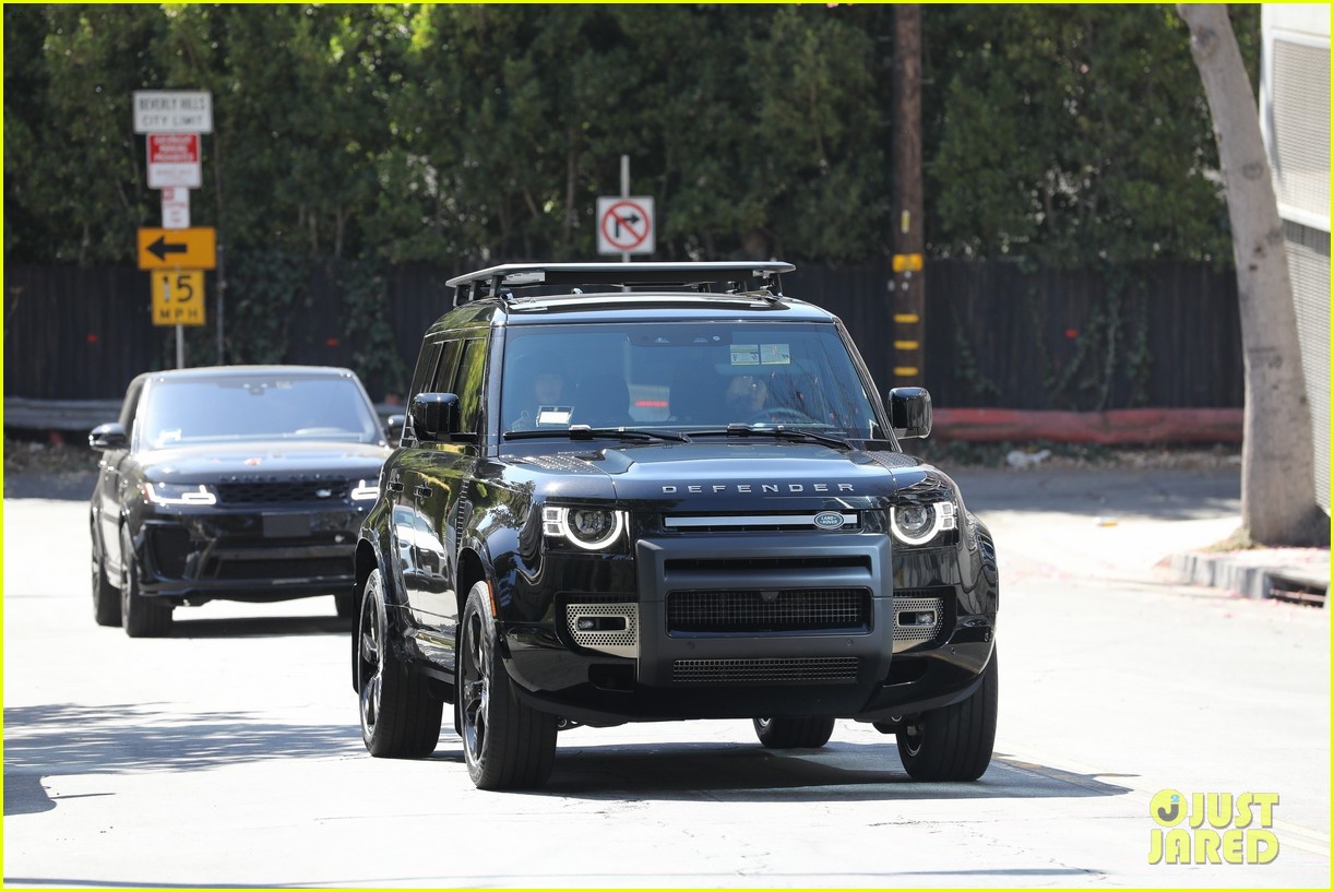 Justin Bieber & Wife Hailey Step Out in Sweats for Saturday Morning