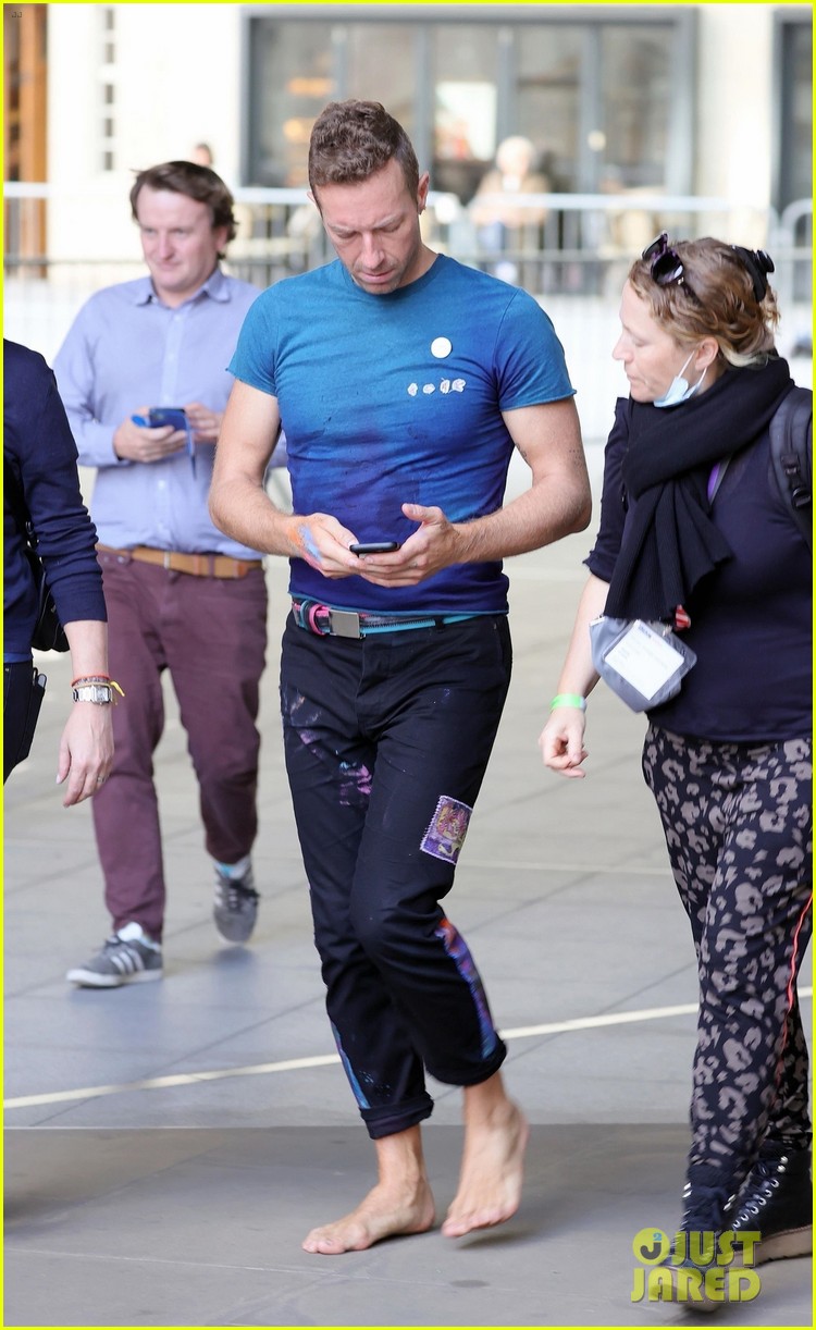 chris martin goes barefoot after bbc live lounge performance 044642168