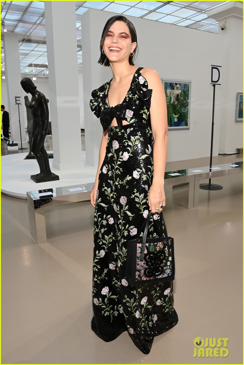 Madelyn Cline & Soko Step Out For Giambattista Valli Fashion Show in