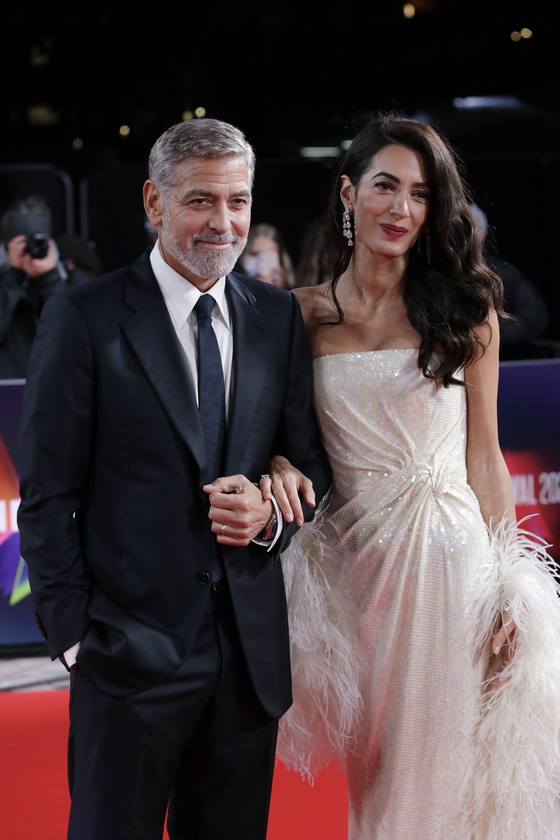 George Clooney Has The Cutest Red Carpet Moment With Amal Clooney at ...