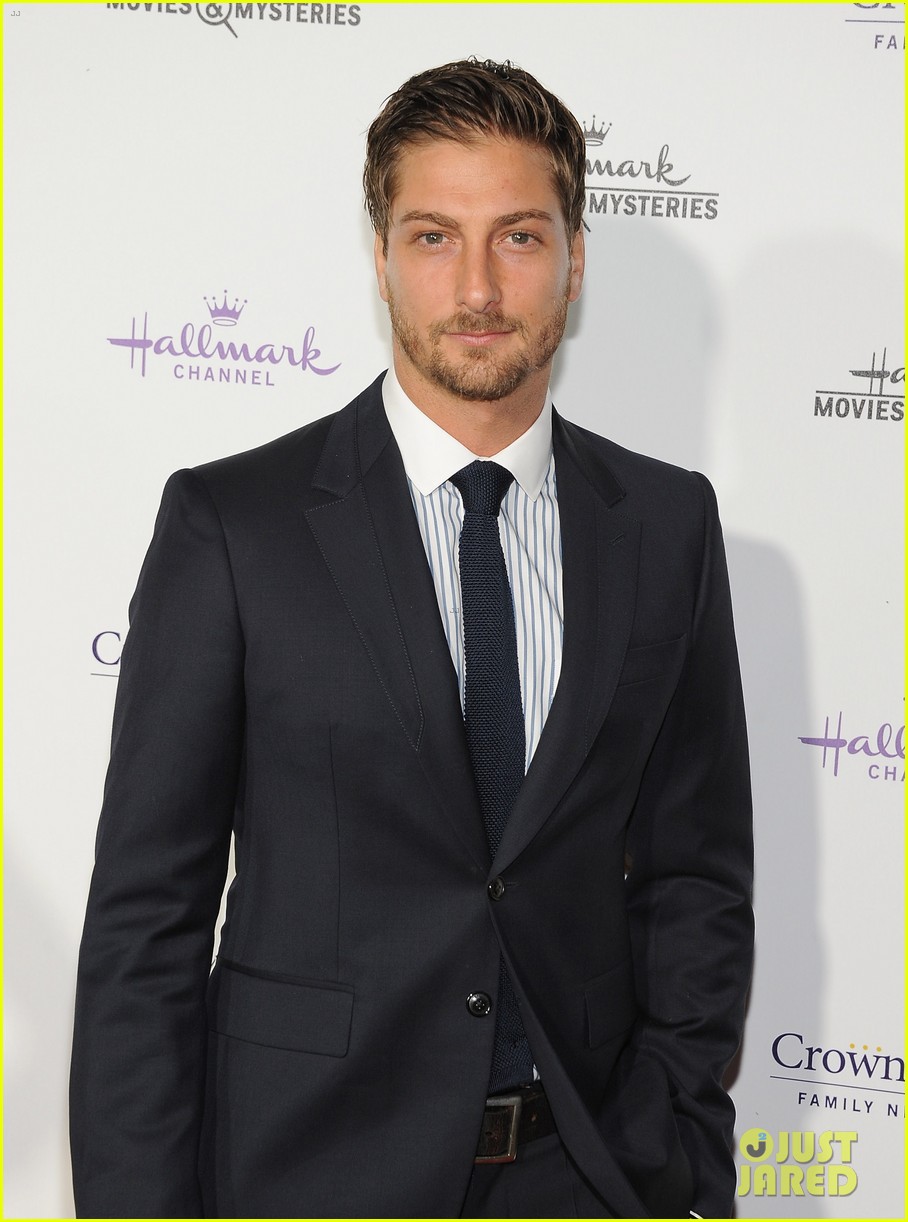 'When Calls The Heart' Fan Favorite Daniel Lissing To Return as Jack